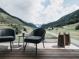 Four-room apartment Superior II | Terrace/patio