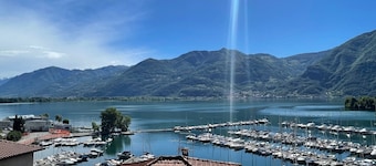 GIULIA'S HOUSE - Charming with breathtaking views of Lake Iseo!