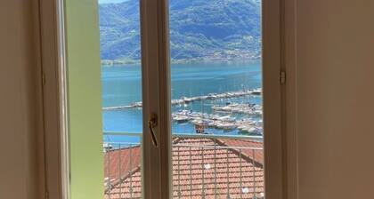 GIULIA'S HOUSE - Charming with breathtaking views of Lake Iseo!