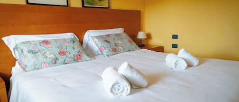 6 bedrooms, WiFi, bed sheets