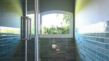 Premium Room, 1 King Bed with Sofa bed (Premium Deluxe) | Bathroom | Shower, hair dryer, slippers, towels
