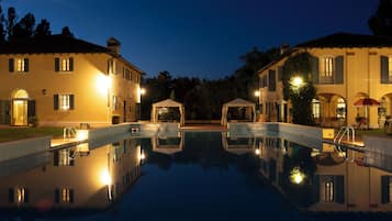 Fassade der Unterkunft – Abend/Nacht