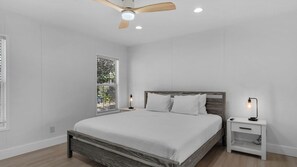 บ้านพัก, หลายเตียง, ลานระเบียง, วิวสวน (Slice of Paradise) | 4 ห้องนอน, ห้องพักตกแต่งอย่างมีเอกลักษณ์, ตกแต่งพิเศษโดยเฉพาะ