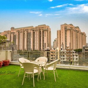 1 bedroom, Internet - Studio Serviced Apartment With Gym Patio (Gurugram)