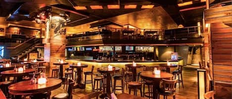 2 عدّة غرف نوم وخدمة الإنترنت