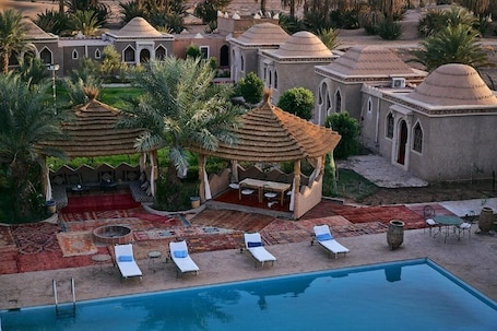 Piscina. Hotel Sbai Palace