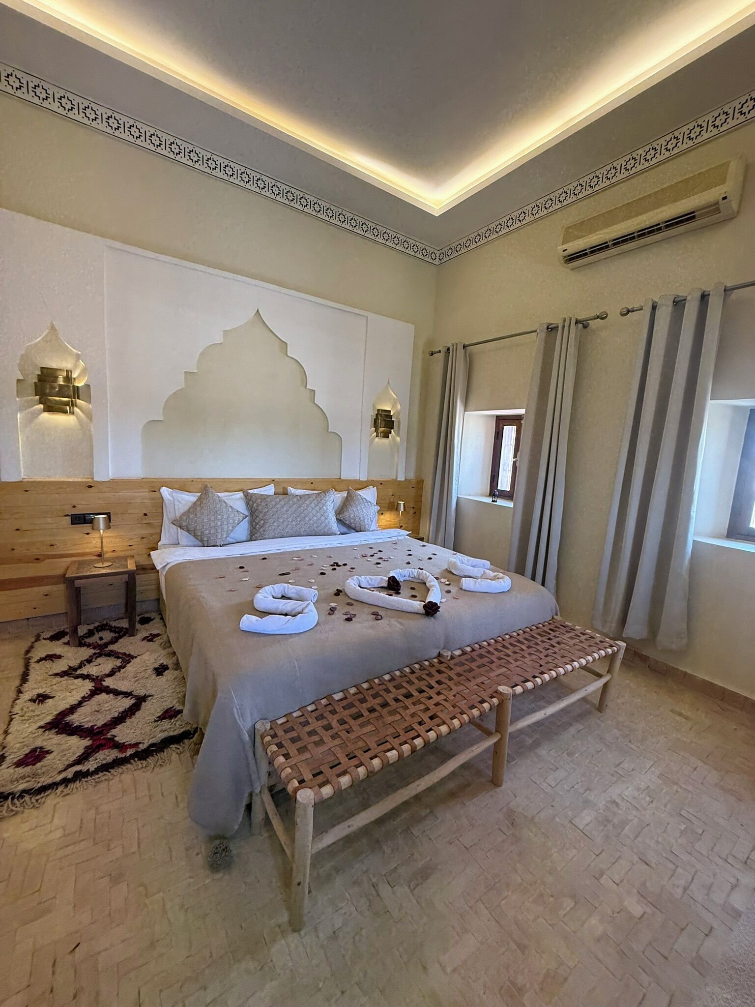 Junior suite | Een kluis op de kamer, individueel gedecoreerd, verduisterende gordijnen