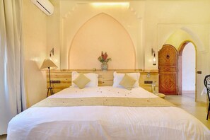 In-room safe, blackout drapes, soundproofing, free WiFi - hotel  sbai palace (M'Hamid El Ghizlane)