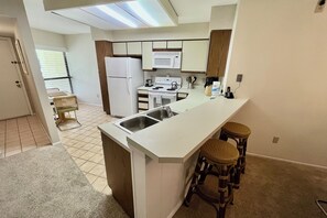 Kjøleskap, mikrobølgeovn og ovn