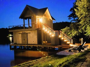 Exterior - Rest Ashored- Lake Burton home 250 yds from lake (Tiger)