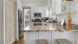 Casa, várias camas, varanda, vista para o oceano (Memory Maker) | Cozinha privada | Cafeteira/chaleira