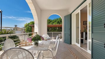 Villa | Terrace/patio