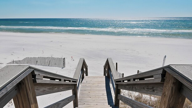 A wooden staircase leading to a beach with a clear view of the ocean. - 5 Minutes to Beach - Large Complex Pool (Santa Rosa Beach)