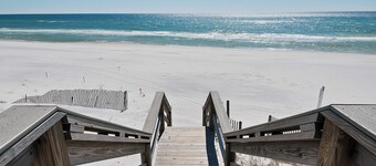 5 Minutes to Beach - Large Complex Pool