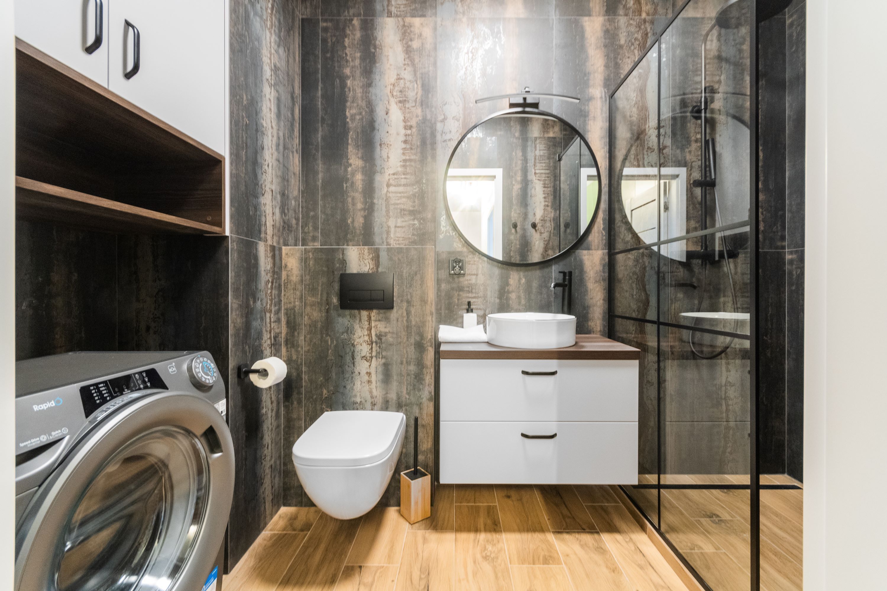 Comfort Apartment, Balcony | Bathroom | Shower, towels
