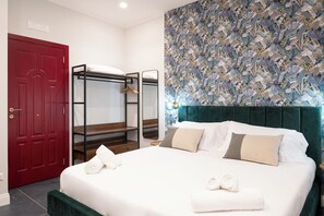 Classic Double Room | Desk, blackout drapes, free WiFi, bed sheets - Porta Cerasa (Naples)