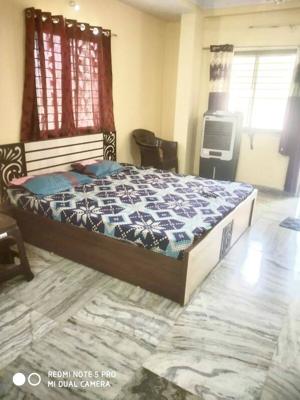 2 bedrooms, bed sheets