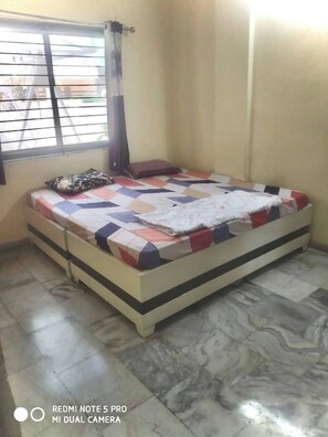 2 bedrooms, bed sheets