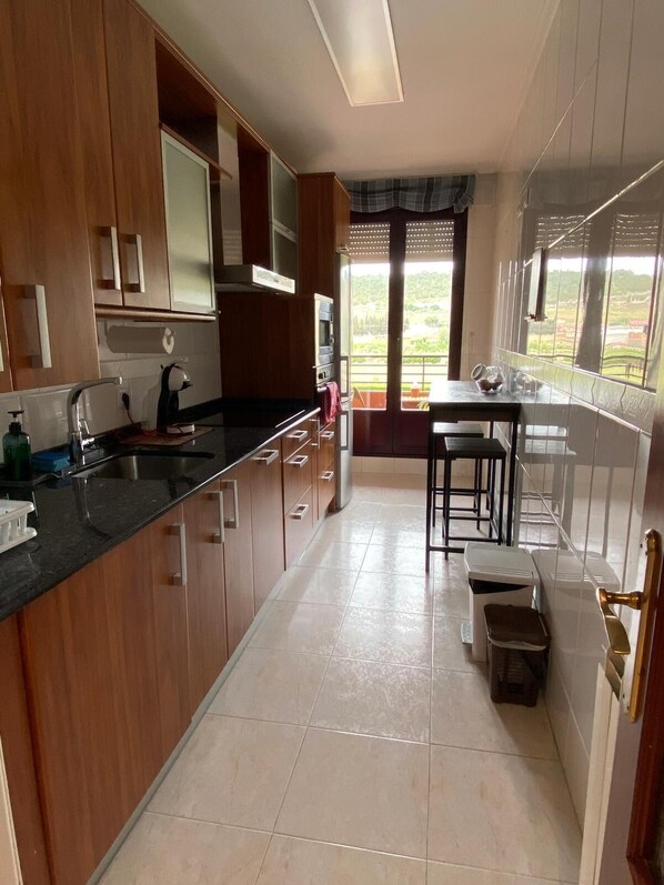 Micro-ondas, fogão, cooktop, lava-louças