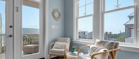 Casa, varias camas, patio, vistas parciales al mar (A Lovely Day) | Interior