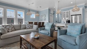 하우스, 침대(여러 개), 파티오, 부분 바다 전망 (A Lovely Day) | 거실 공간