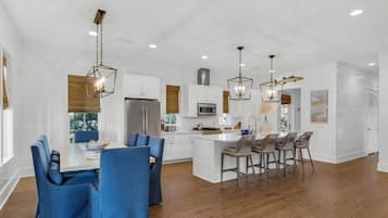 House, Multiple Beds, Patio, Garden View (Friday On My Mind) | Private kitchen | Coffee/tea maker