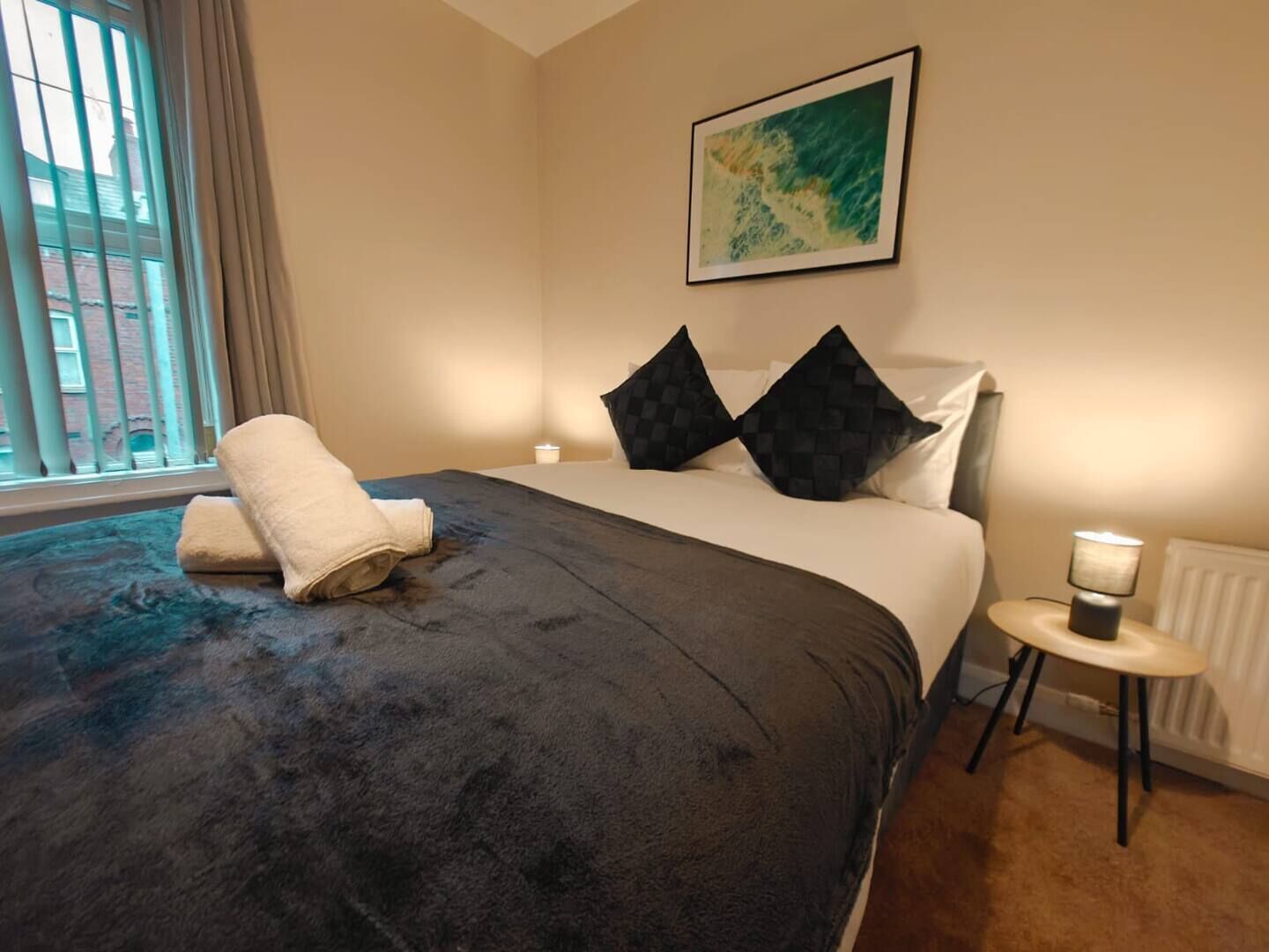 3 makuuhuonetta, silitysrauta/-lauta, ilmainen Wi-Fi, vuodevaatteet