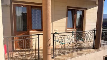 Phòng 3 cơ bản | Hiên