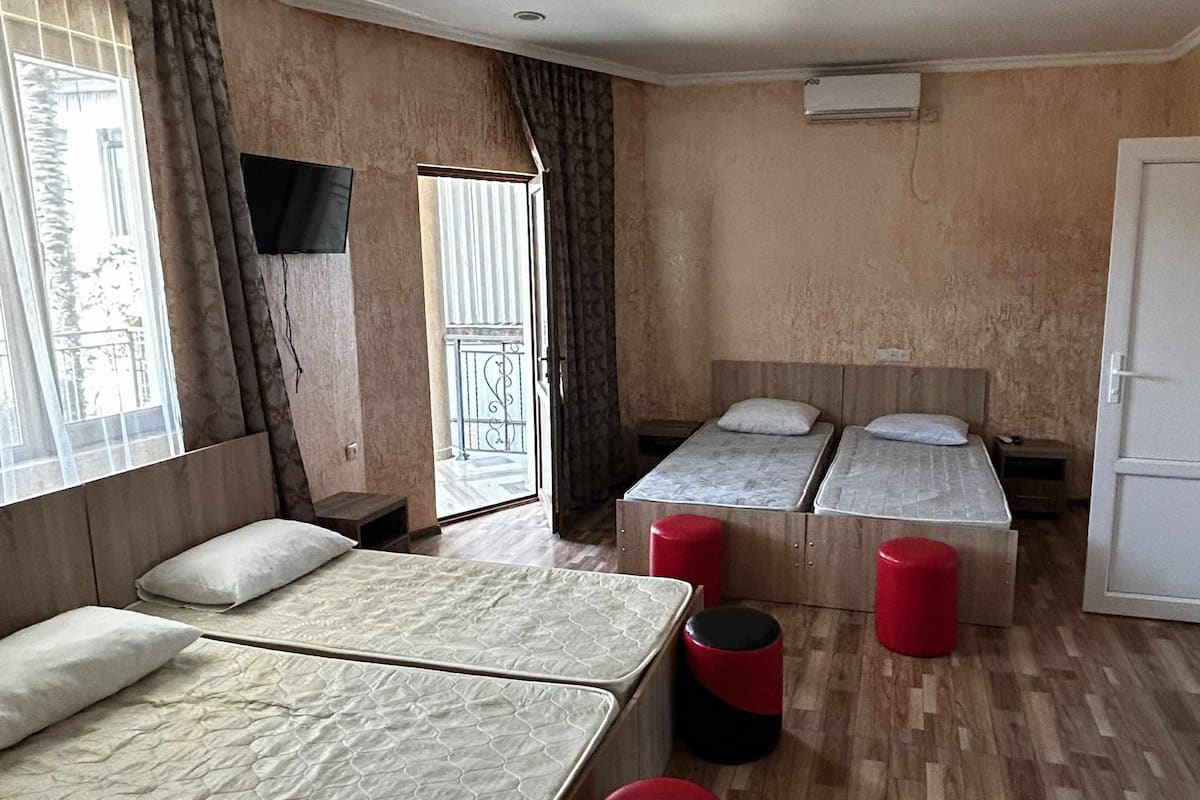 Rom – basic | Blendingsgardiner, lydisolert, strykejern/-brett og wi-fi (inkludert)