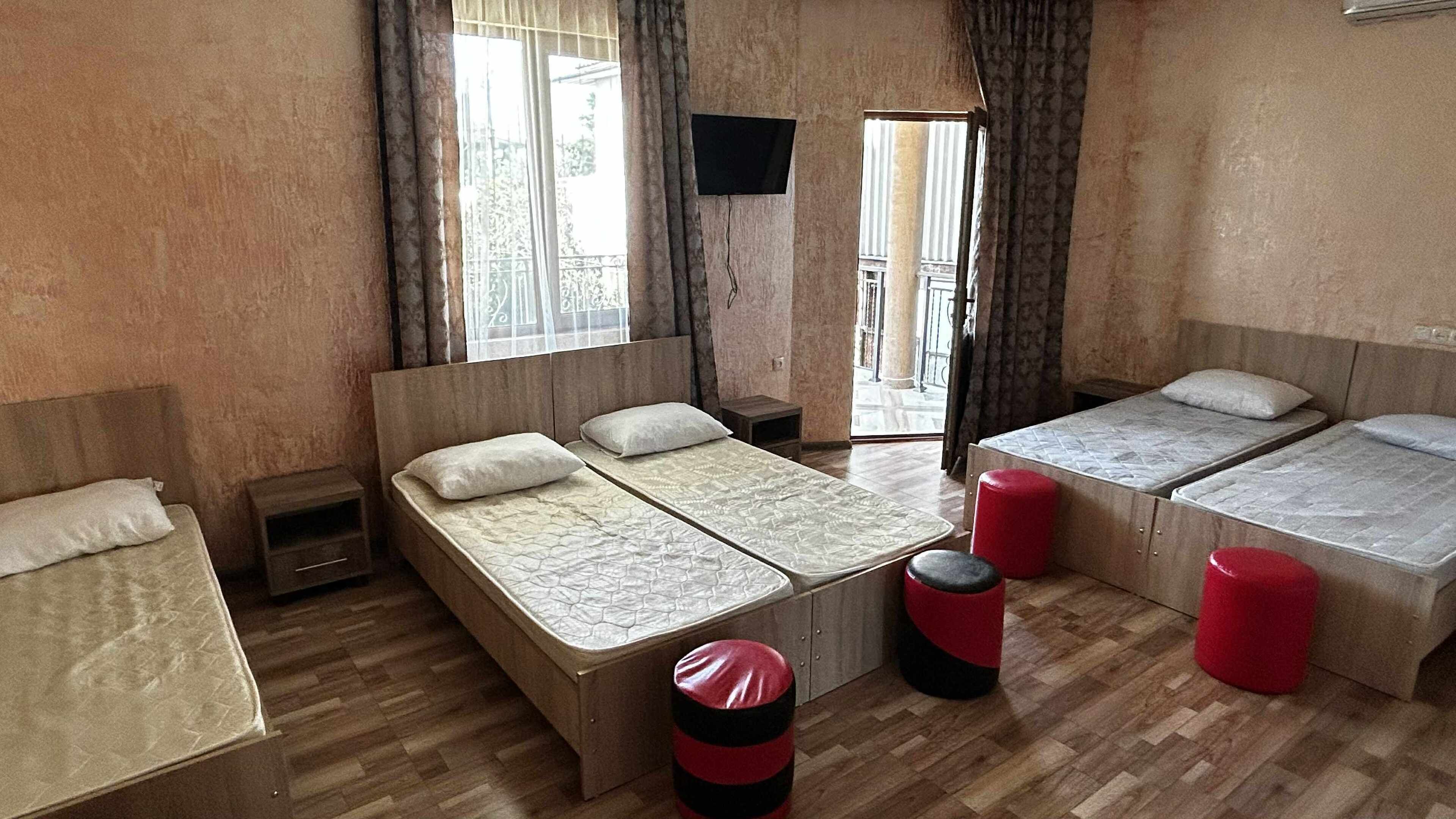 Quadrupla familiare | Biancheria da letto di alta qualità, tende oscuranti, insonorizzazione
