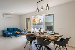 Dining - Luxury Villa Lorena with pool (Vrsi)