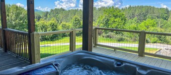 Logged Out - 3BR/3BA with Hot tub, Game Room, River Access, Gas F/P