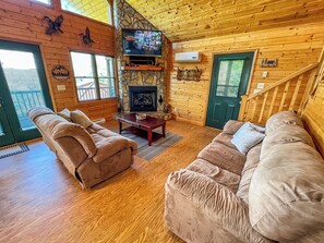 Smart TV, fireplace