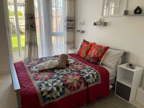 2 quartos, ferros/tábuas de passar roupa, Wi-Fi, roupa de cama