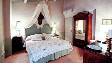 Classic-Doppel- oder -Zweibettzimmer | Minibar, schallisolierte Zimmer, kostenloses WLAN