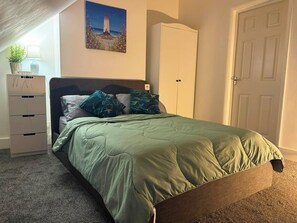 1 غرفة نوم ومكتب ومكواة/لوح كي وواي فاي