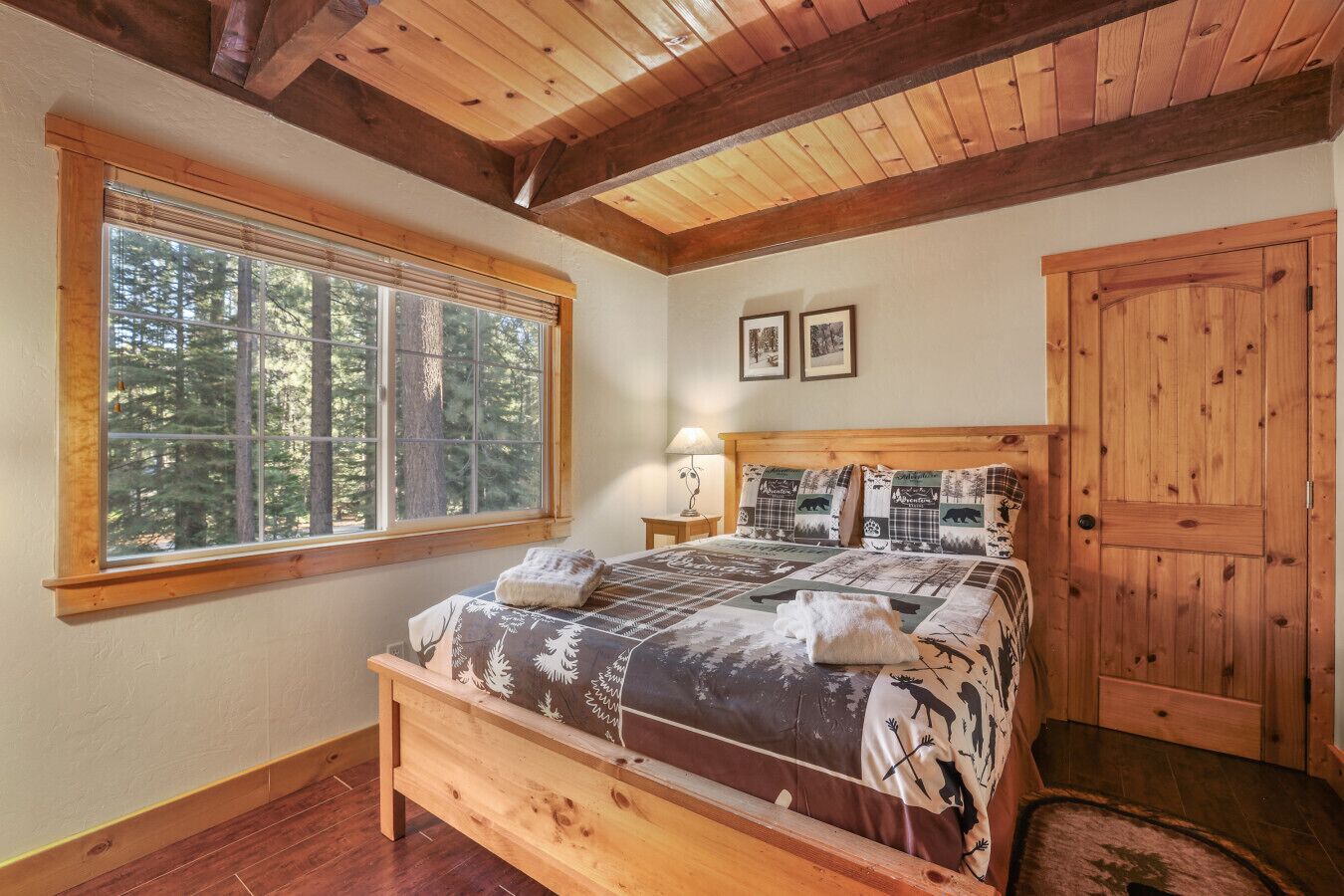 3 bedrooms, travel crib, free WiFi, bed sheets