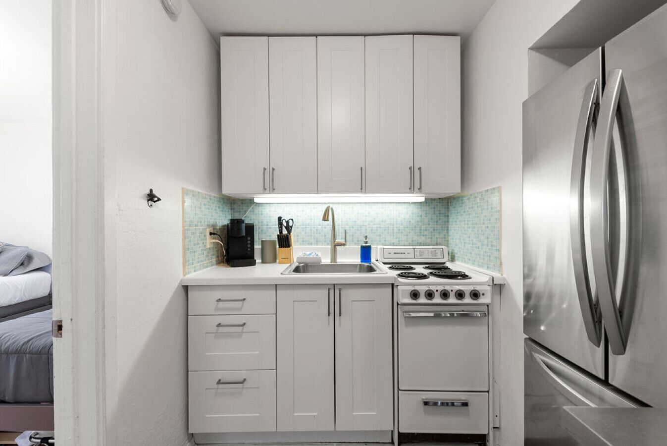 冰箱、微波炉、烤箱、炉灶