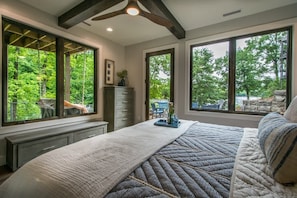 5 bedrooms, iron/ironing board, WiFi, bed sheets