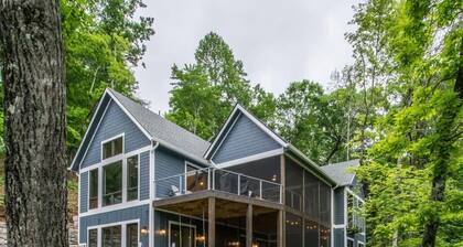 Epic 5BR w/ Double Living Areas On Lake Lure + Free Ticket