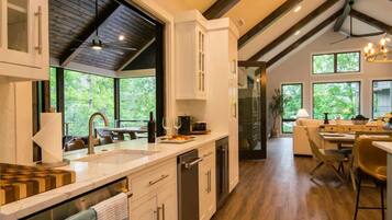 Coffee/tea maker, fridge, microwave, oven
