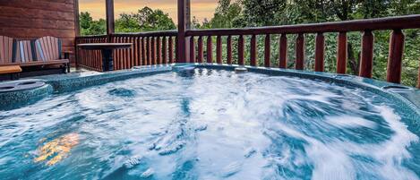 Outdoor spa tub