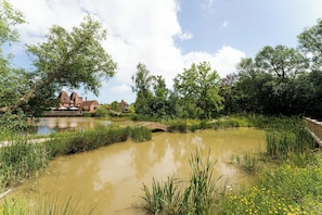 Property grounds - The Vineyard Oast & Barn  - Sleep 25 - Private Pool - Boating Lake 
 (Ashford)