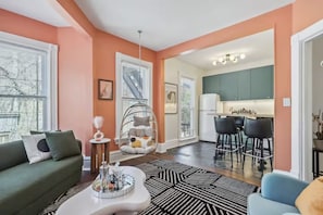 Video games - Lakefront Manor MKE - Spacious for groups and steps from beach and downtown  (Milwaukee)