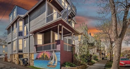 Lakefront Manor MKE - Spacious for groups and steps from beach and downtown