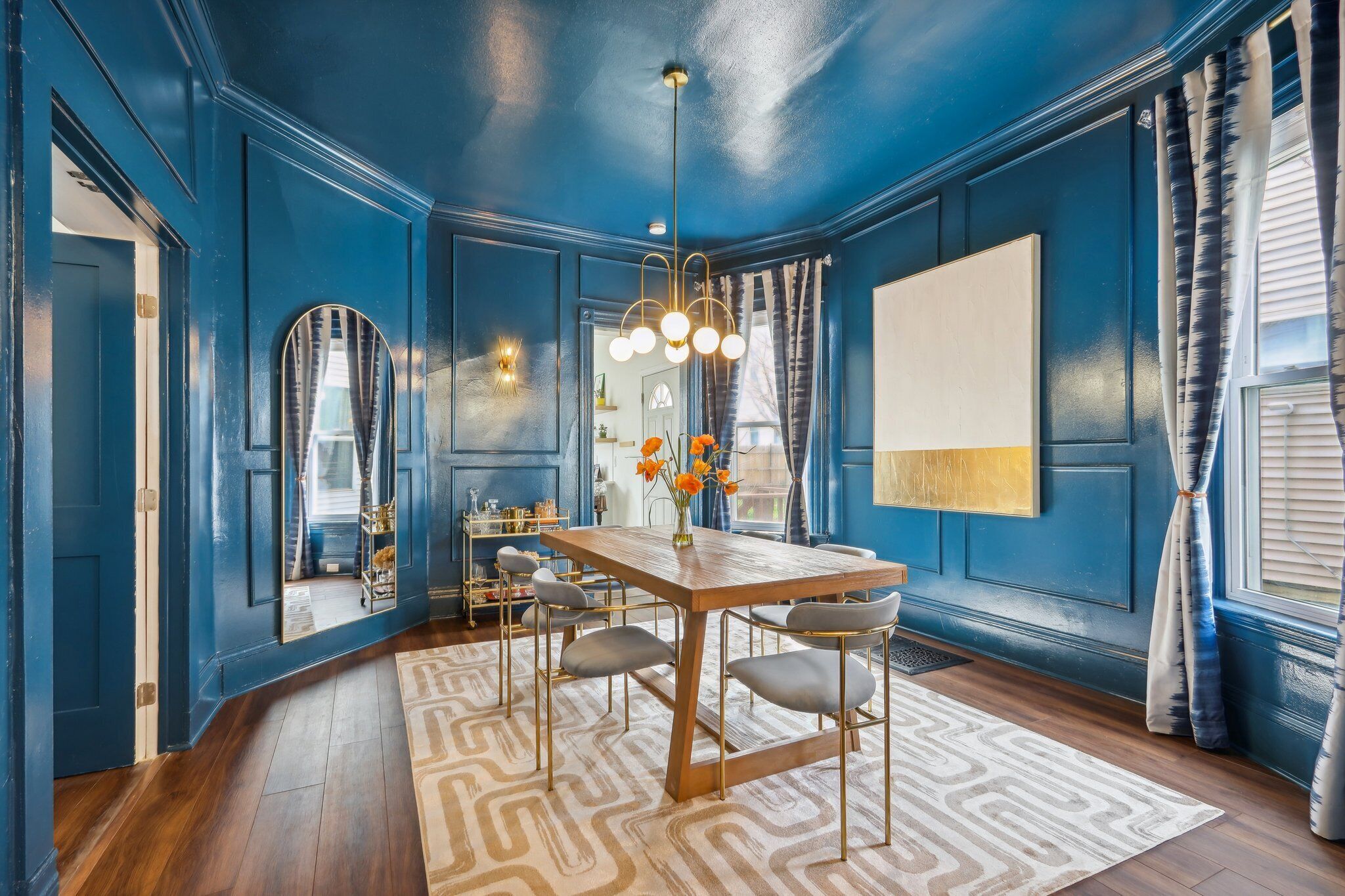 Lakefront Manor MKE - Spacious for groups and steps from beach and downtown 