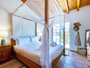 4 habitaciones, tabla de planchar con plancha, cuna de viaje y wifi 