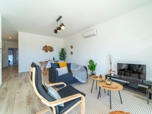 TV - Apartment Nascer do Sol (Aljezur)