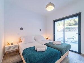 2 bedrooms, iron/ironing board, travel cot, WiFi