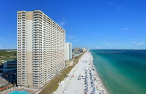 On the beach - Breathtaking Views from this 30th floor 1BR + Bunks Condo at the Tidewater. (Panama City Beach)